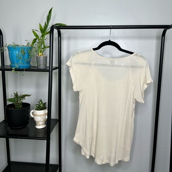Rue 21 Cream Cold-Shoulder Cut Top - Picture 2 of 3